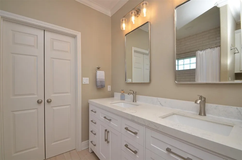 13823 Mutiny Lane Galveston, TX 77554
