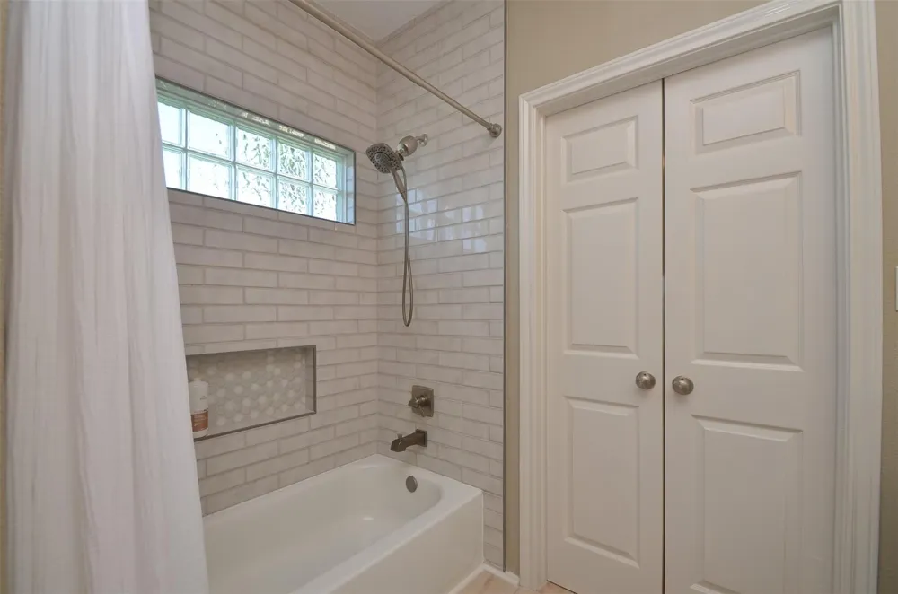13823 Mutiny Lane Galveston, TX 77554