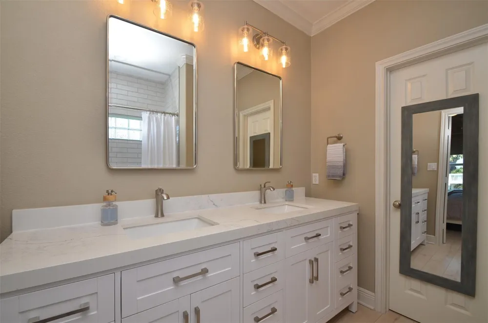 13823 Mutiny Lane Galveston, TX 77554