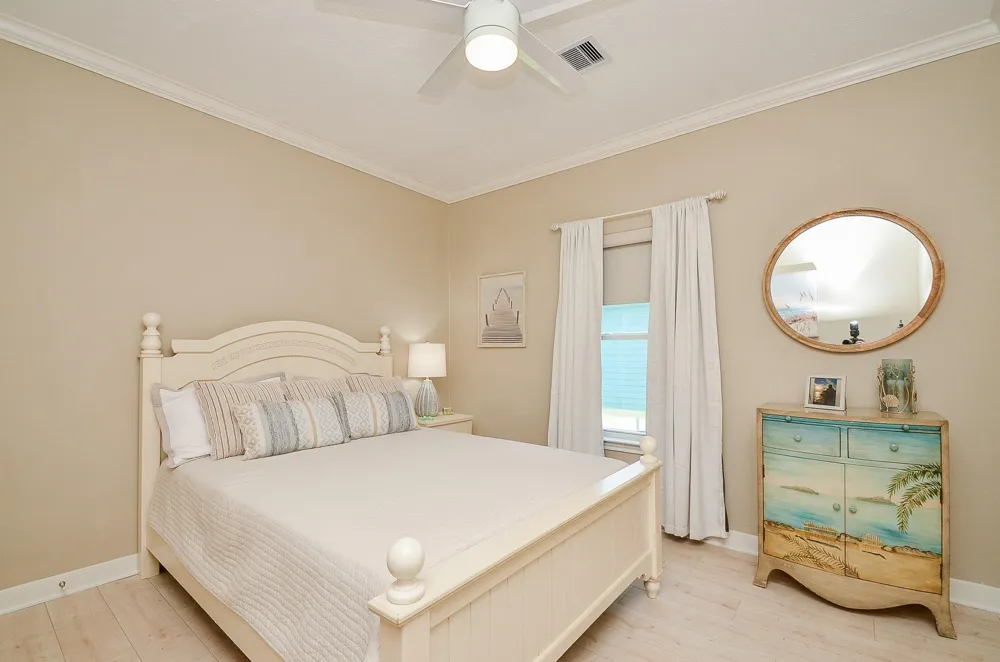 13823 Mutiny Lane Galveston, TX 77554