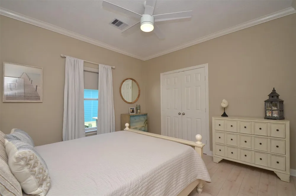 13823 Mutiny Lane Galveston, TX 77554