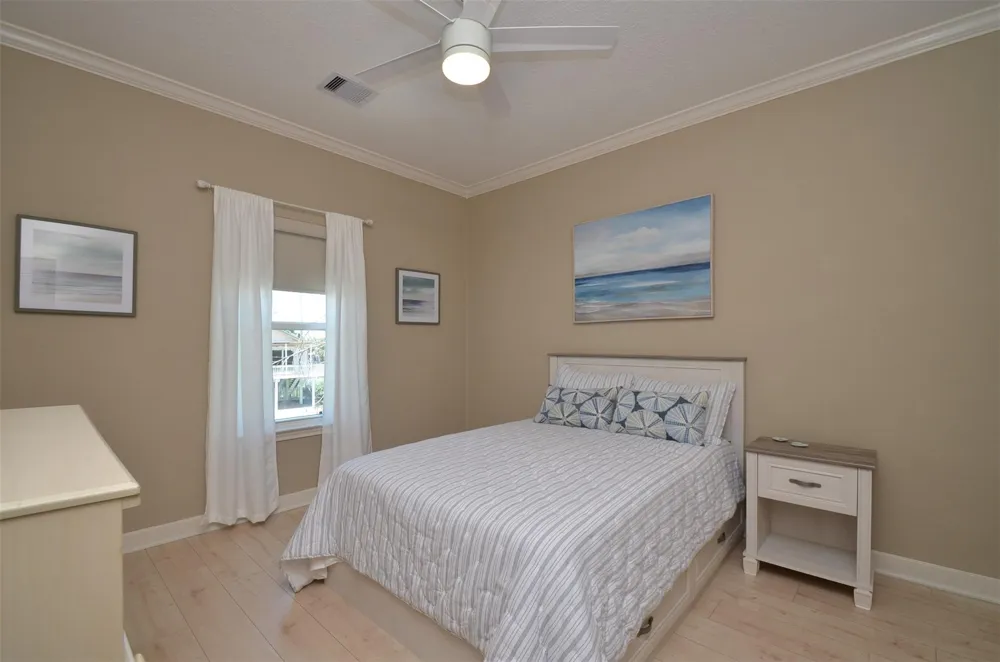 13823 Mutiny Lane Galveston, TX 77554