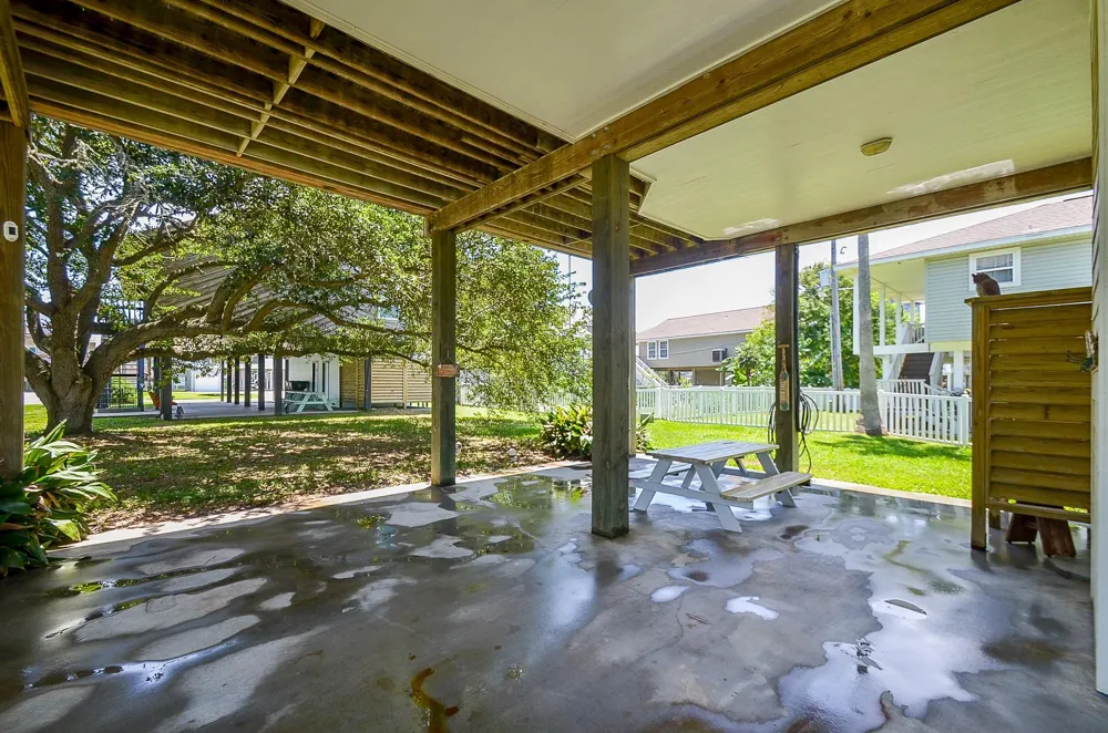 13823 Mutiny Lane Galveston, TX 77554