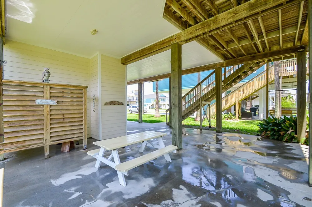13823 Mutiny Lane Galveston, TX 77554