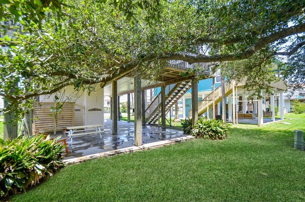 13823 Mutiny Lane Galveston, TX 77554