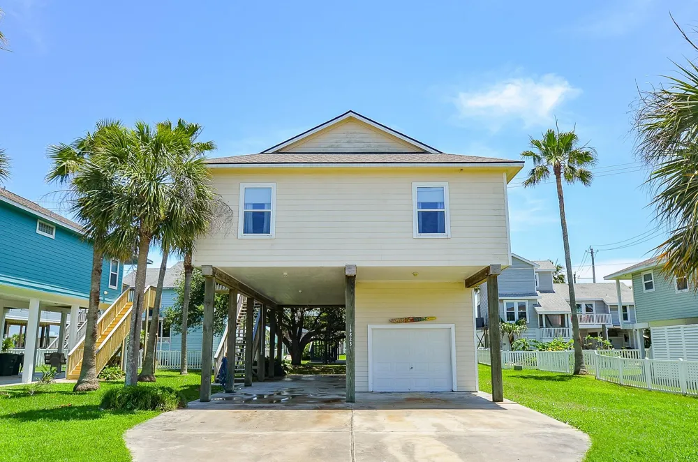13823 Mutiny Lane Galveston, TX 77554