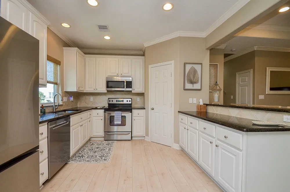 13823 Mutiny Lane Galveston, TX 77554