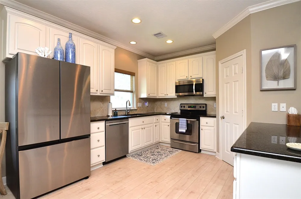 13823 Mutiny Lane Galveston, TX 77554