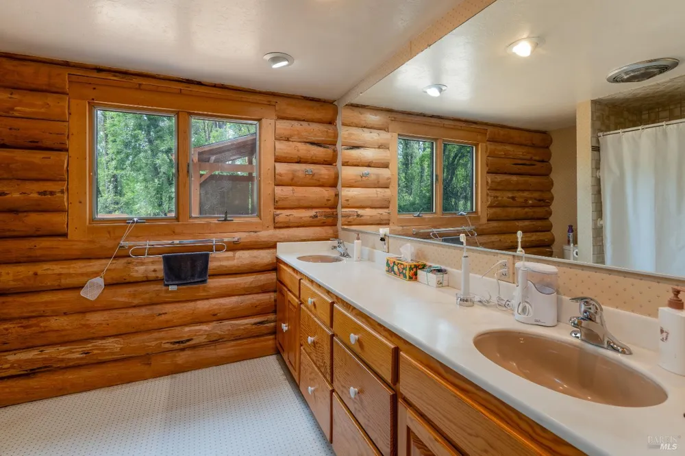 24271 Shady Lane Covelo, CA 95428