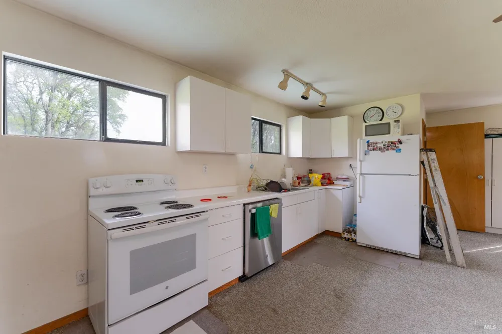 24271 Shady Lane Covelo, CA 95428