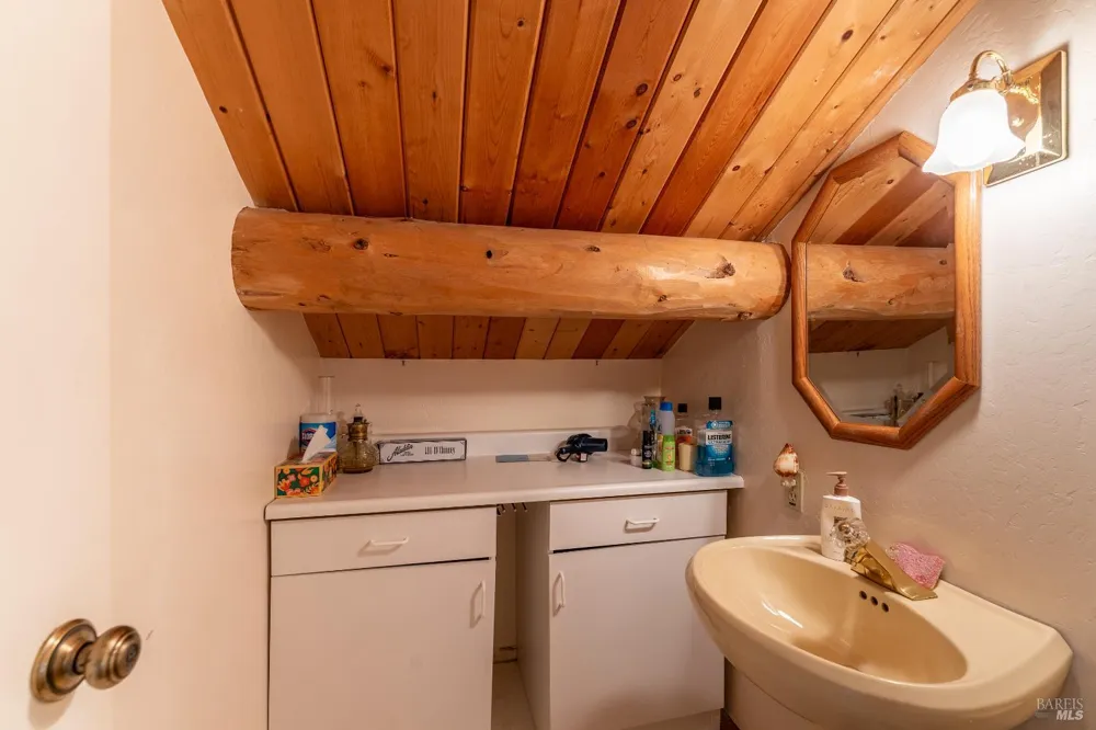 24271 Shady Lane Covelo, CA 95428