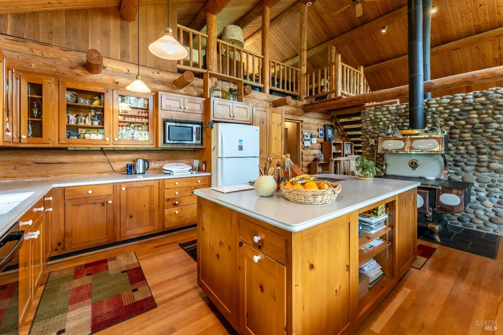24271 Shady Lane Covelo, CA 95428