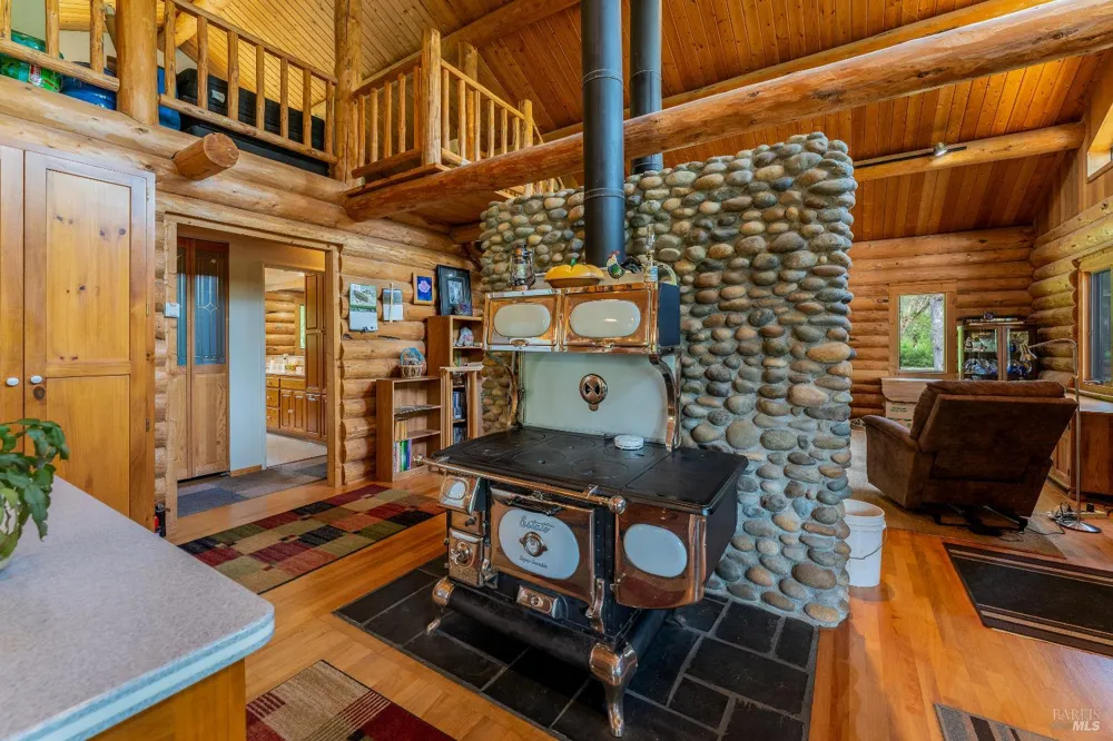 24271 Shady Lane Covelo, CA 95428