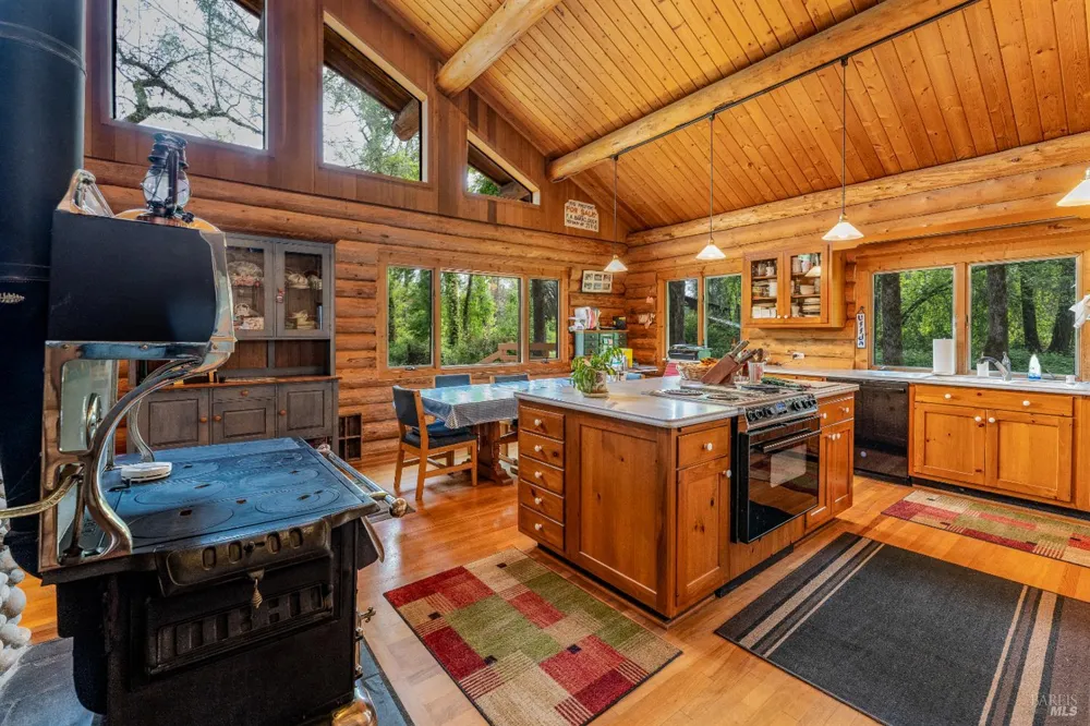 24271 Shady Lane Covelo, CA 95428
