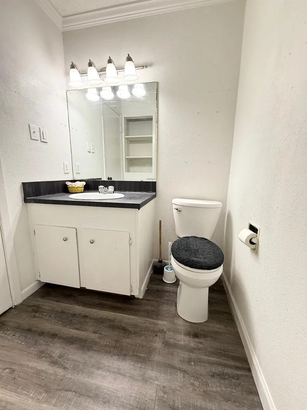 204 Us Highway 287 Elkhart, TX 75839