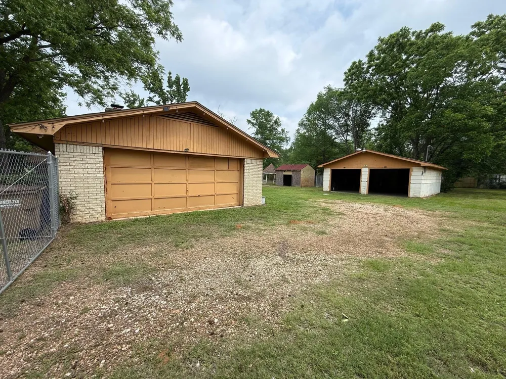 204 Us Highway 287 Elkhart, TX 75839