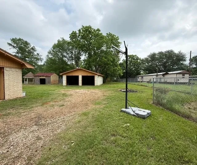 204 Us Highway 287 Elkhart, TX 75839