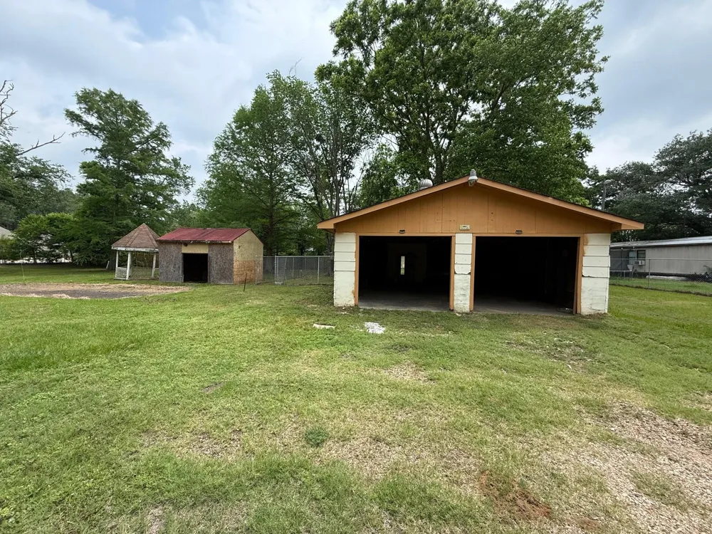 204 Us Highway 287 Elkhart, TX 75839