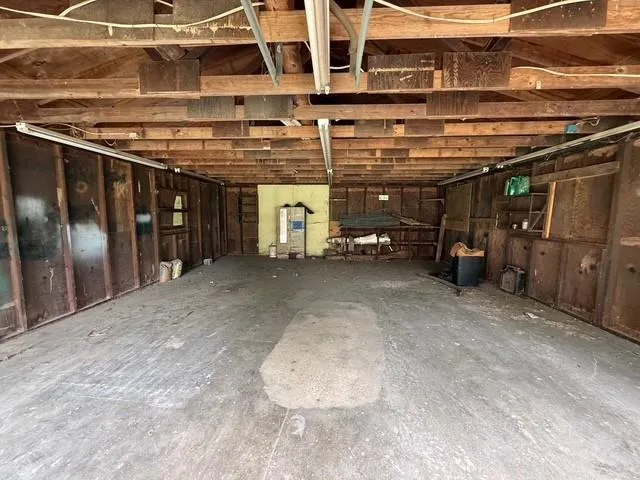 204 Us Highway 287 Elkhart, TX 75839