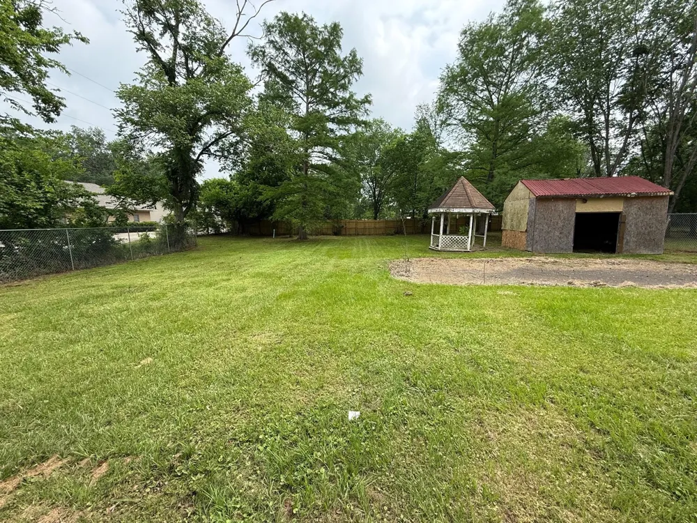 204 Us Highway 287 Elkhart, TX 75839
