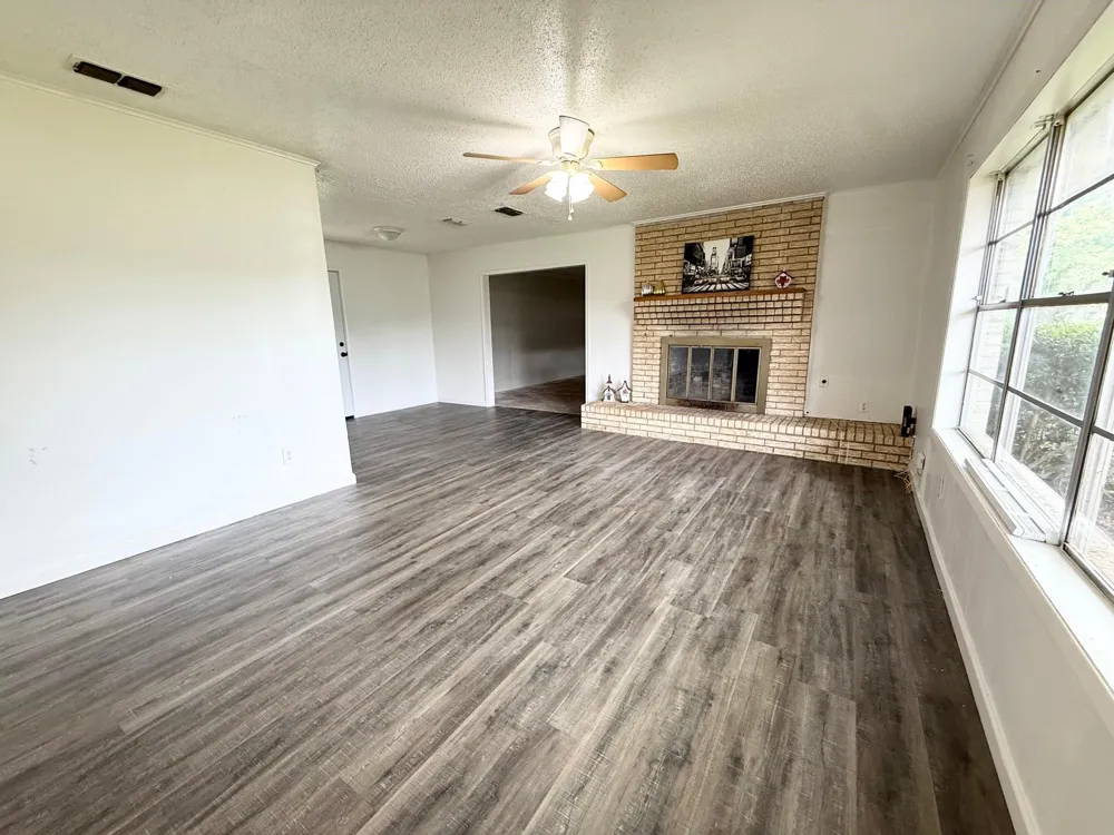 204 Us Highway 287 Elkhart, TX 75839