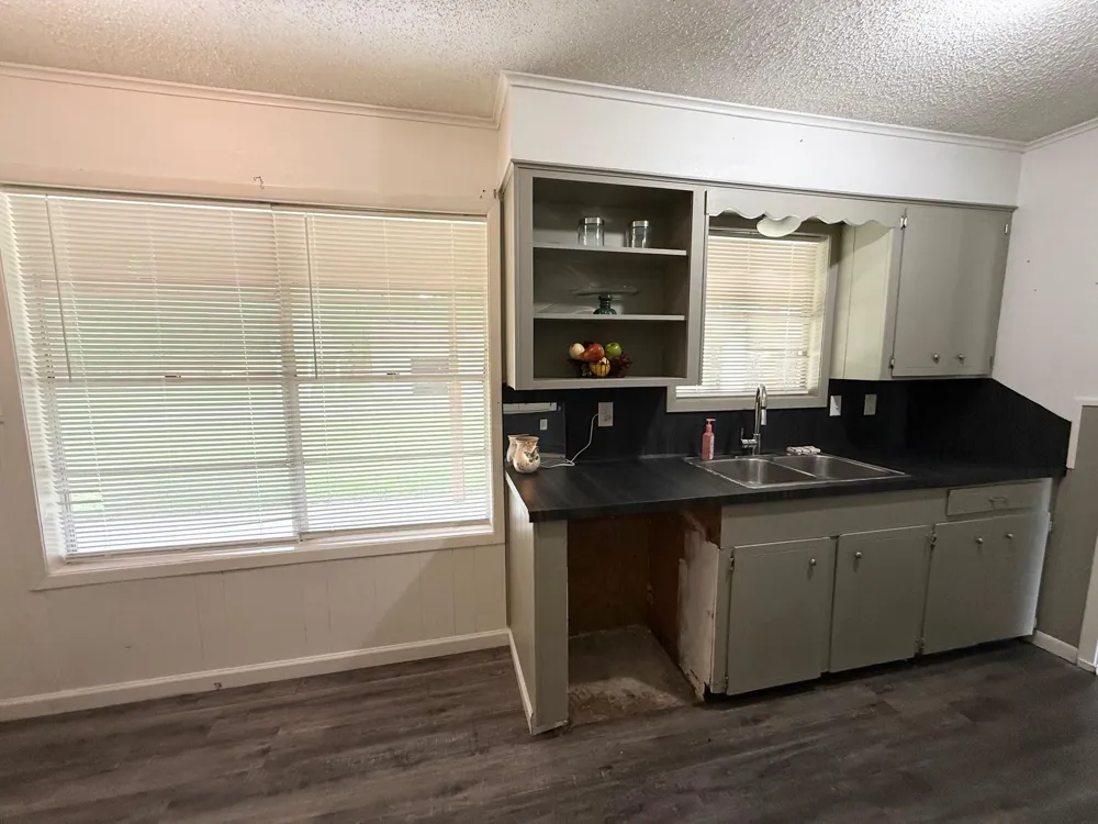 204 Us Highway 287 Elkhart, TX 75839