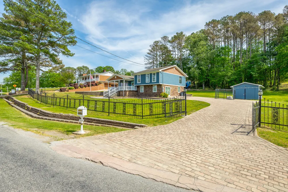 133 County Road 206 Bridgeport, AL 35740
