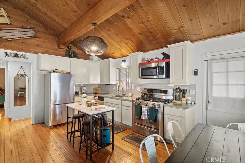 1029 W Aeroplane Big Bear City, CA 92314