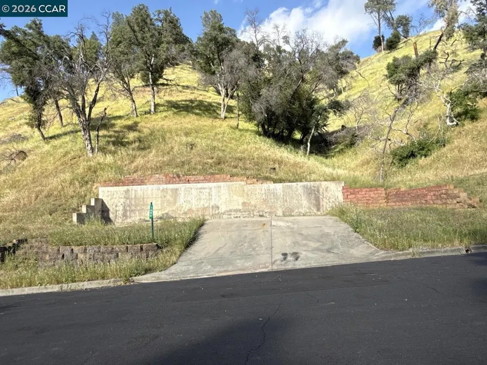 1090 Arroyo Grande Dr Napa, CA 94558