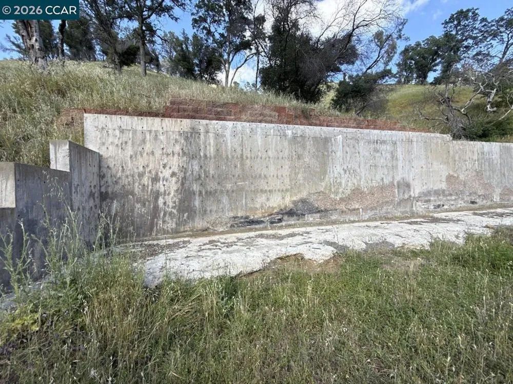 1090 Arroyo Grande Dr Napa, CA 94558