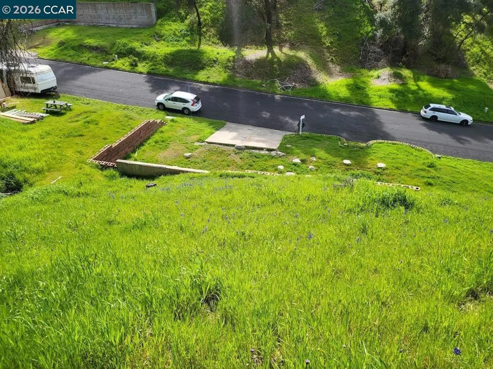 1090 Arroyo Grande Dr Napa, CA 94558