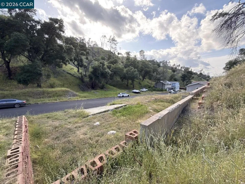 1090 Arroyo Grande Dr Napa, CA 94558