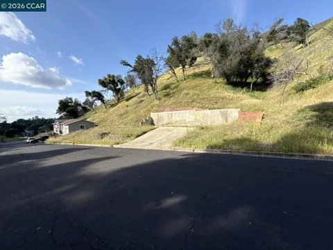 1090 Arroyo Grande Dr