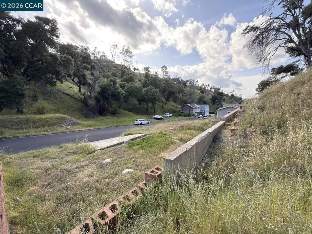 1090 Arroyo Grande Dr Napa, CA 94558
