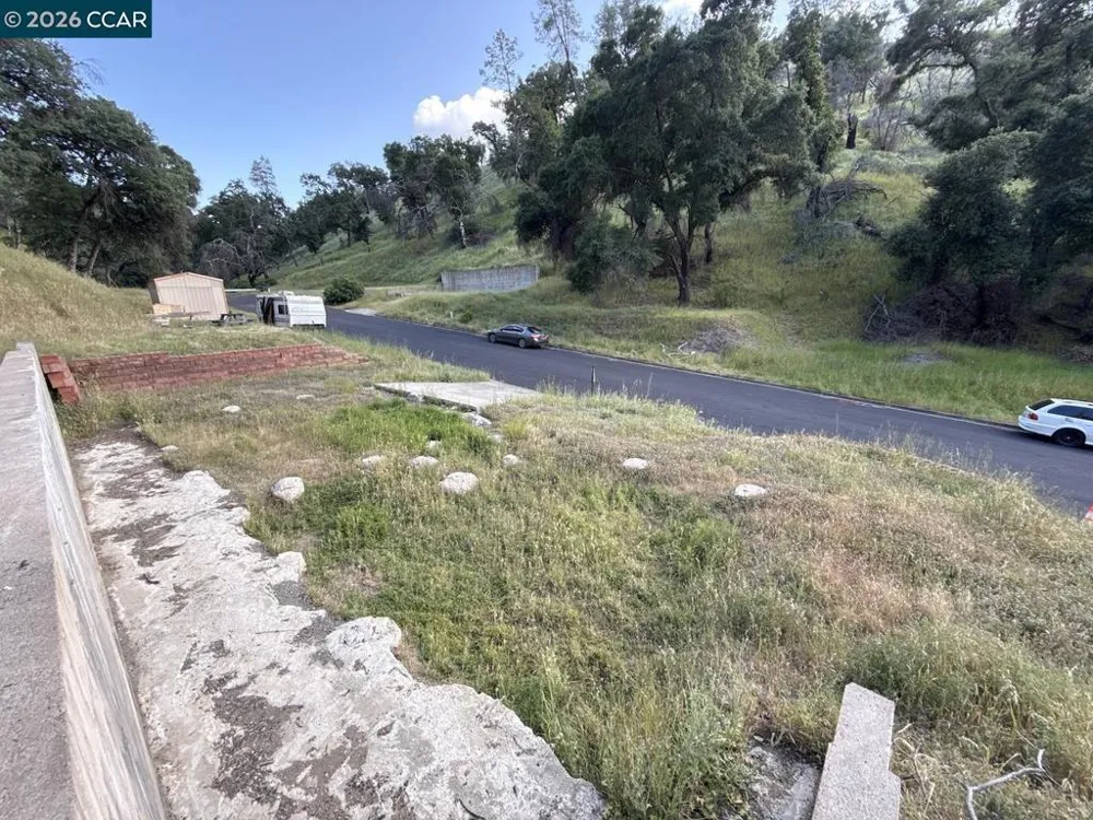 1090 Arroyo Grande Dr Napa, CA 94558