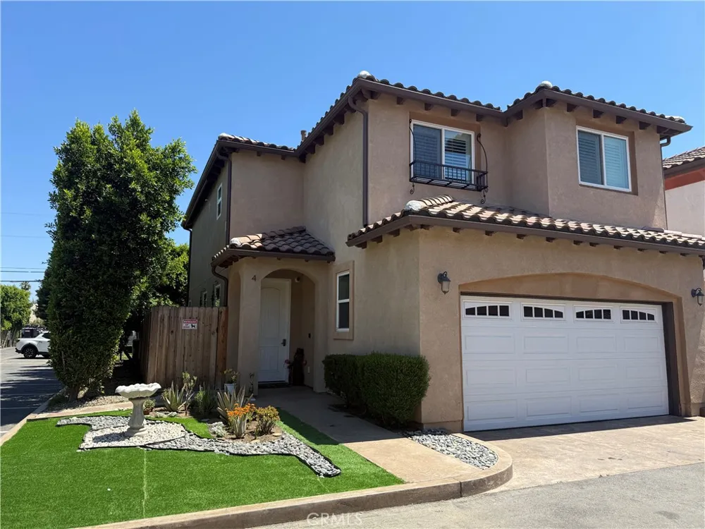 8621 Noble Avenue #4 North Hills, CA 91343