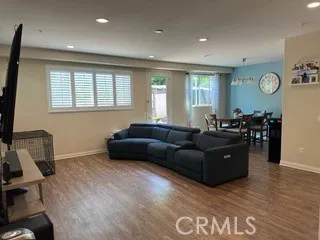 8621 Noble Avenue #4 North Hills, CA 91343