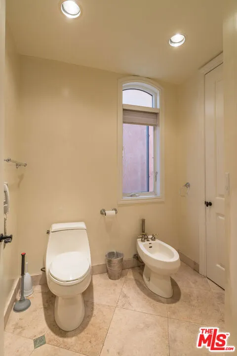 119 Via Marina Marina del Rey, CA 90292
