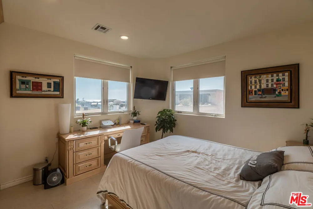 119 Via Marina Marina del Rey, CA 90292