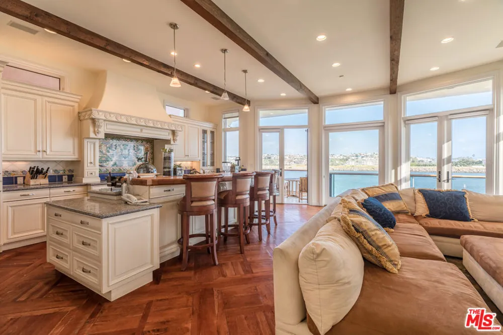 119 Via Marina Marina del Rey, CA 90292