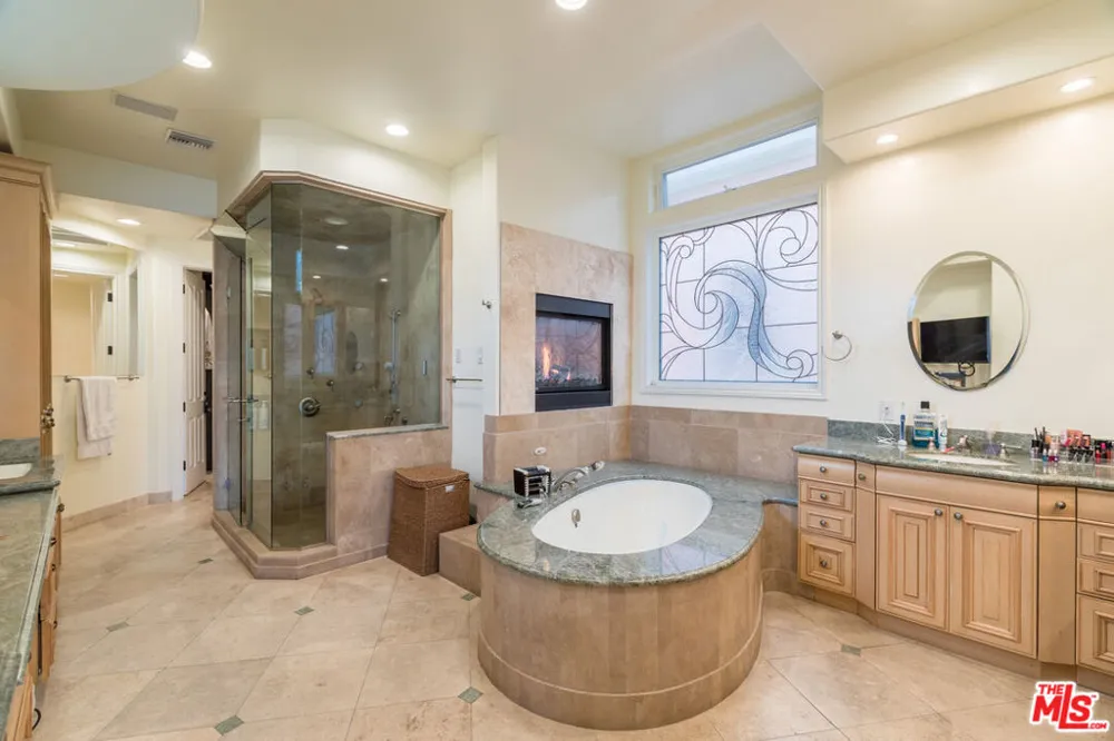 119 Via Marina Marina del Rey, CA 90292