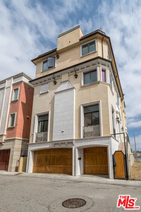 119 Via Marina Marina del Rey, CA 90292
