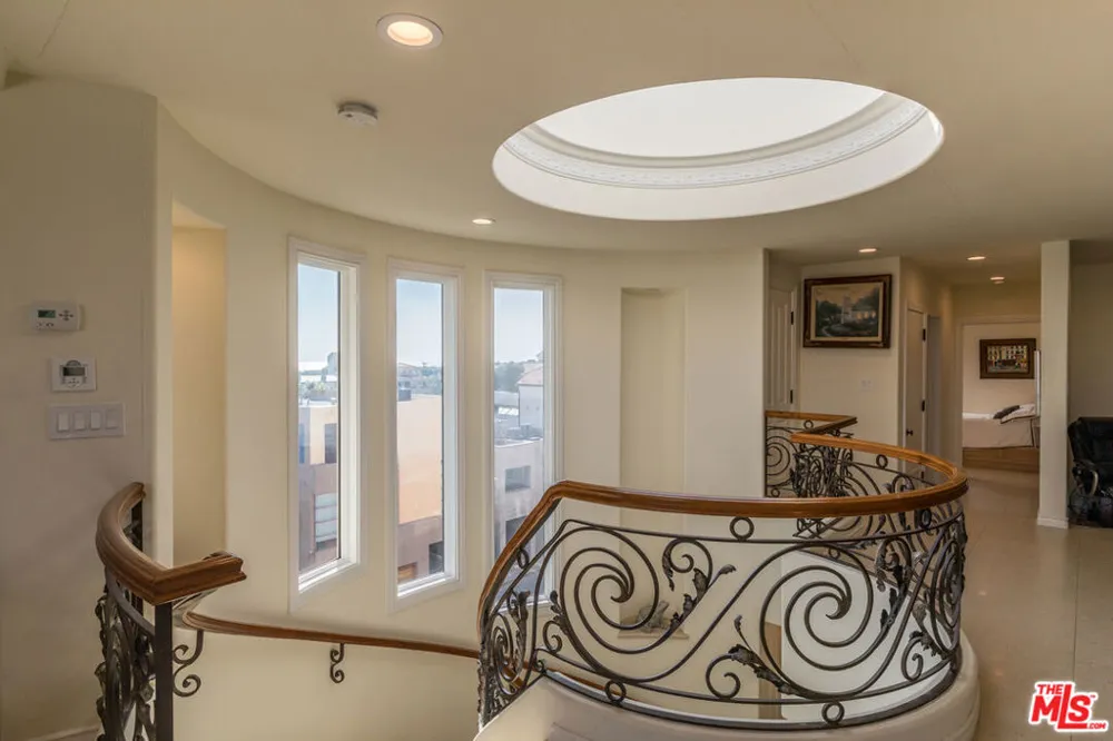 119 Via Marina Marina del Rey, CA 90292