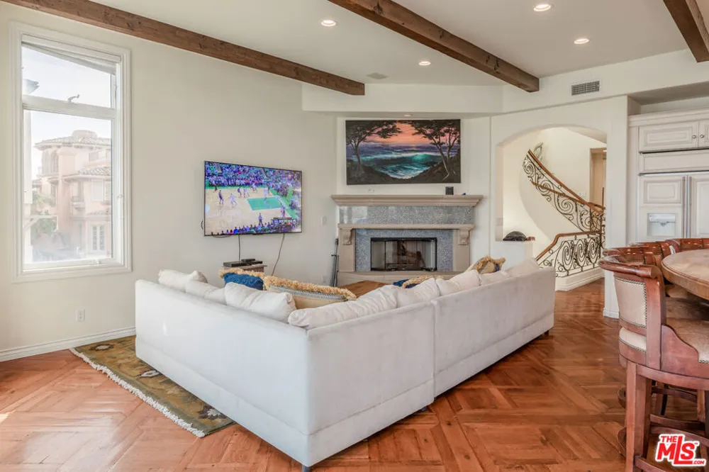 119 Via Marina Marina del Rey, CA 90292