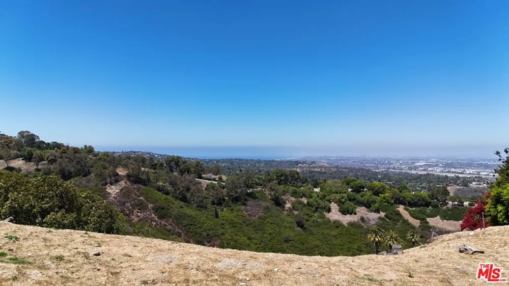 14 Bronco Dr. Rancho Palos Verdes, CA 90275