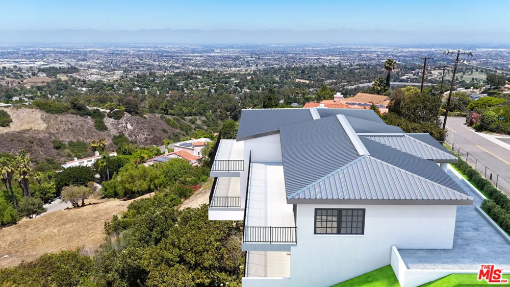 14 Bronco Dr. Rancho Palos Verdes, CA 90275