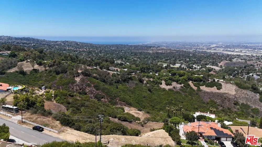 14 Bronco Dr. Rancho Palos Verdes, CA 90275