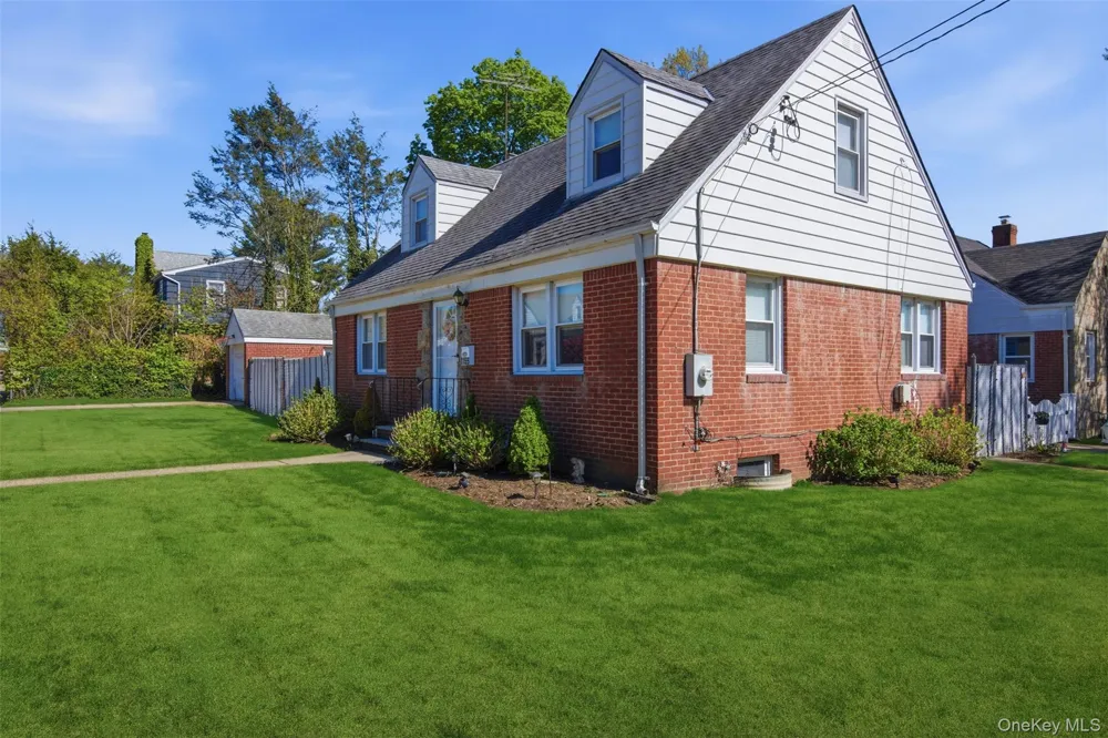 1155 Delmar Avenue Franklin Square, NY 11010