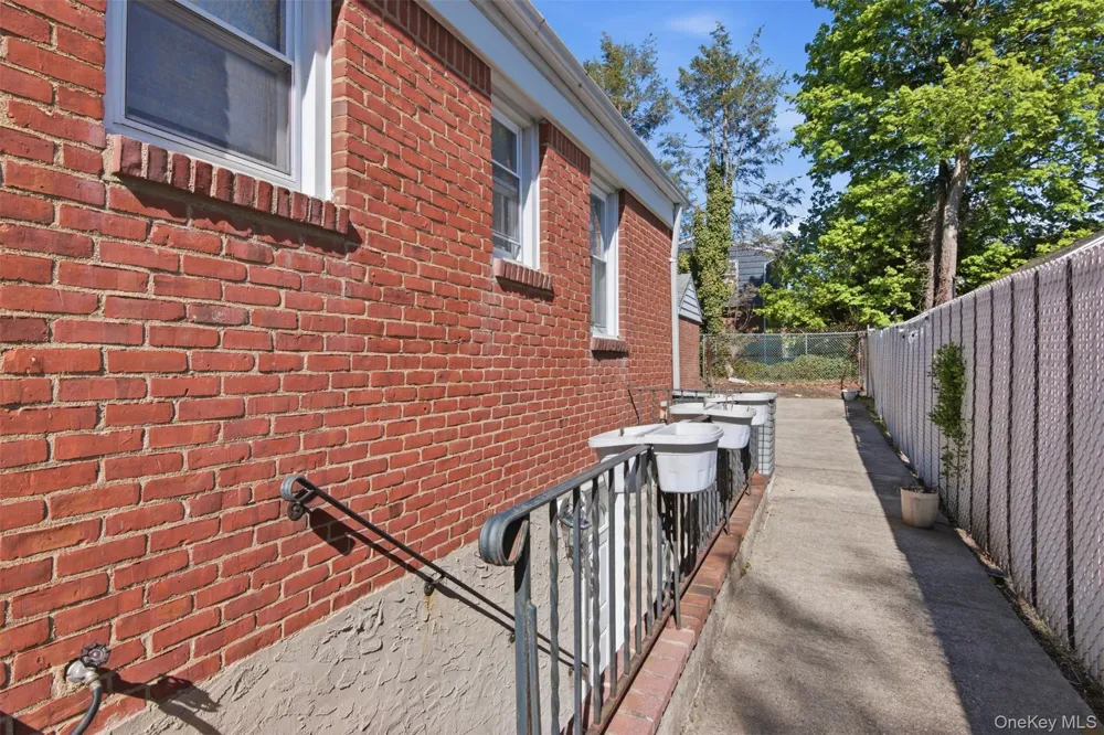 1155 Delmar Avenue Franklin Square, NY 11010