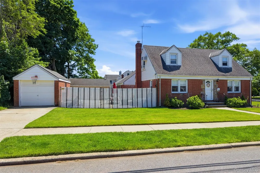 1155 Delmar Avenue Franklin Square, NY 11010